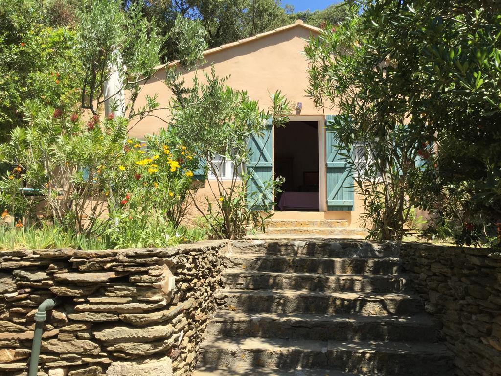 Отель Le Manoir De Пор-Кро Экстерьер фото